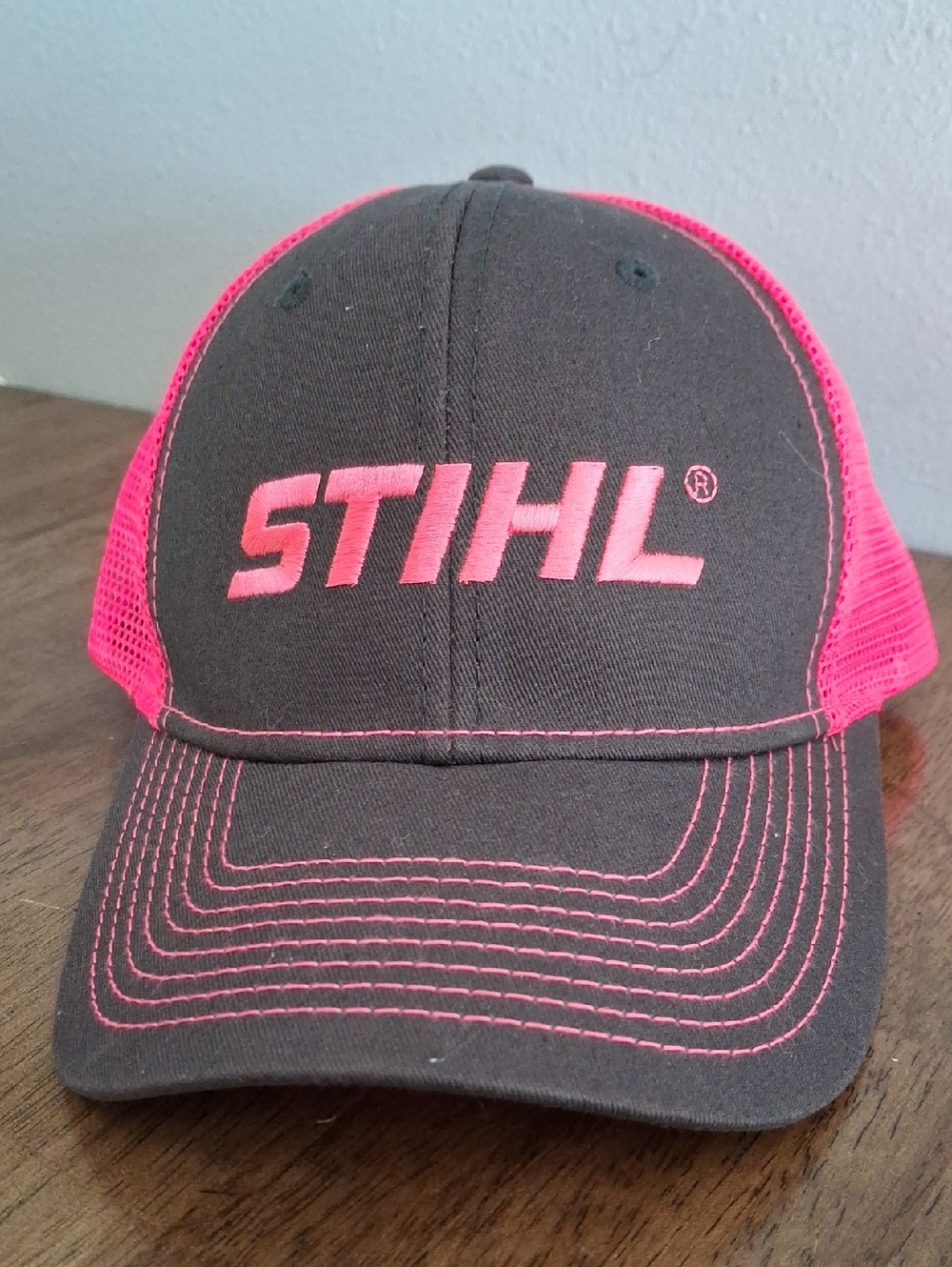 STIHL Women's Black and Hot Pink Mesh Snap Back Trucker Cap